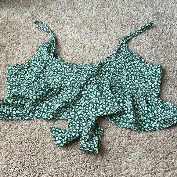 Green Floral Tie In the Front - Picture 2 of 3